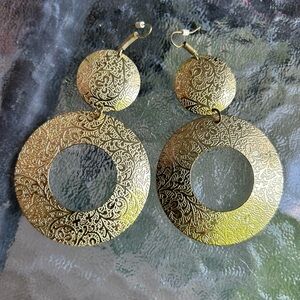 NWOT Costume big golden circles earrings